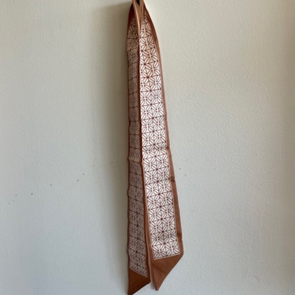 DOMAT LIFE Twilly Skinny Silky Khaki Tan Geo Print Scarf - Picture 7 of 9